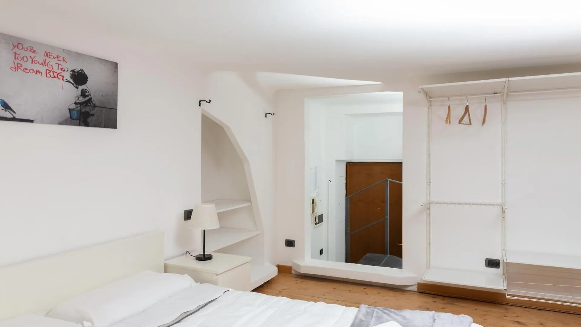 Exclusive Loft Banksy In Porta Romana Apartment Milan Italy